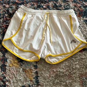 Like New Tracksmith x J Crew Women’s Van Cortlandt Short. Small. Worn once!